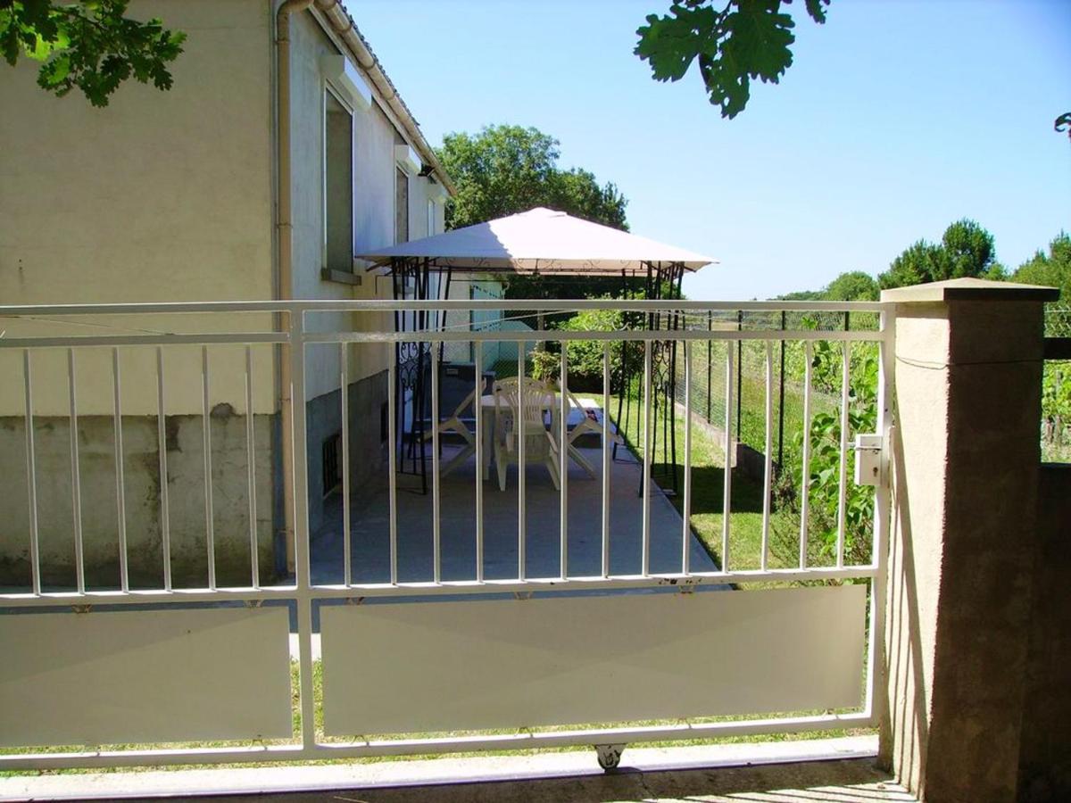 Appartement Charmant A Breuillet Avec Jardin Spacieux Dış mekan fotoğraf