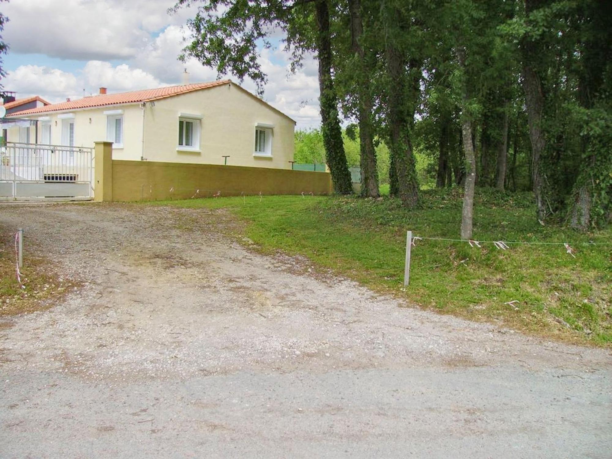 Appartement Charmant A Breuillet Avec Jardin Spacieux Dış mekan fotoğraf