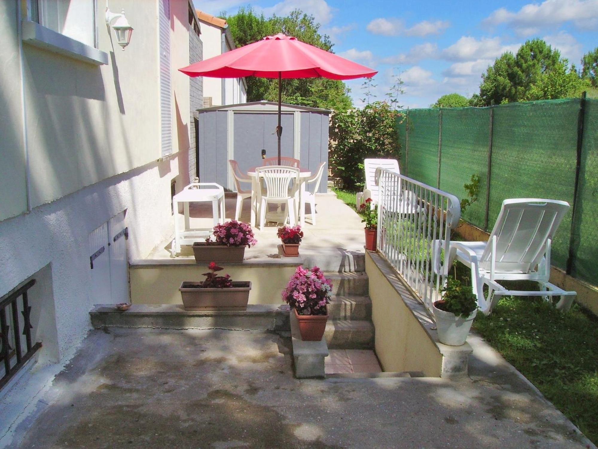 Appartement Charmant A Breuillet Avec Jardin Spacieux Dış mekan fotoğraf